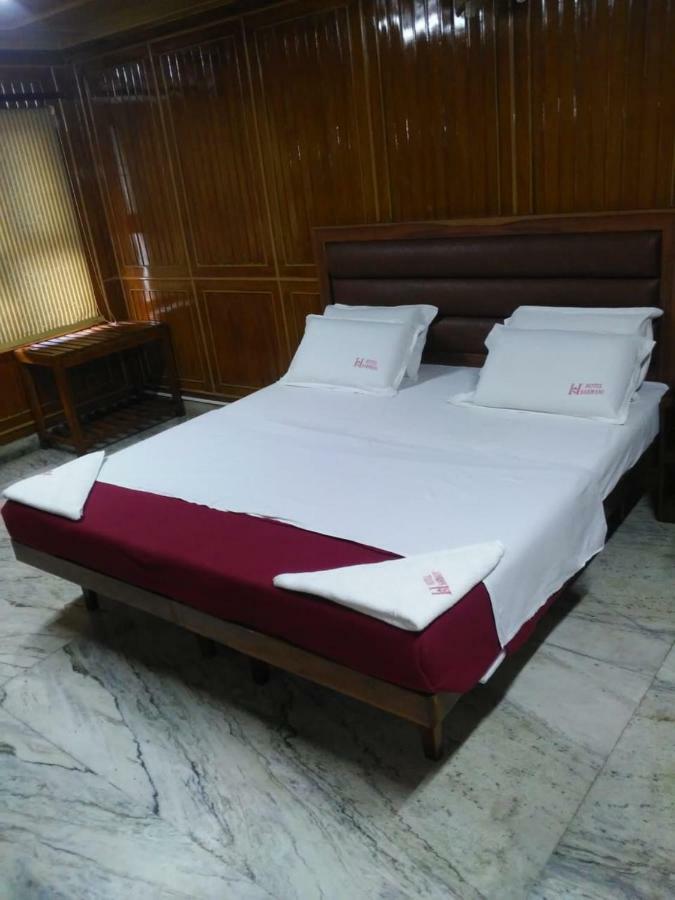 Sarmani Hotels Pvt. Ltd Ченай Екстериор снимка