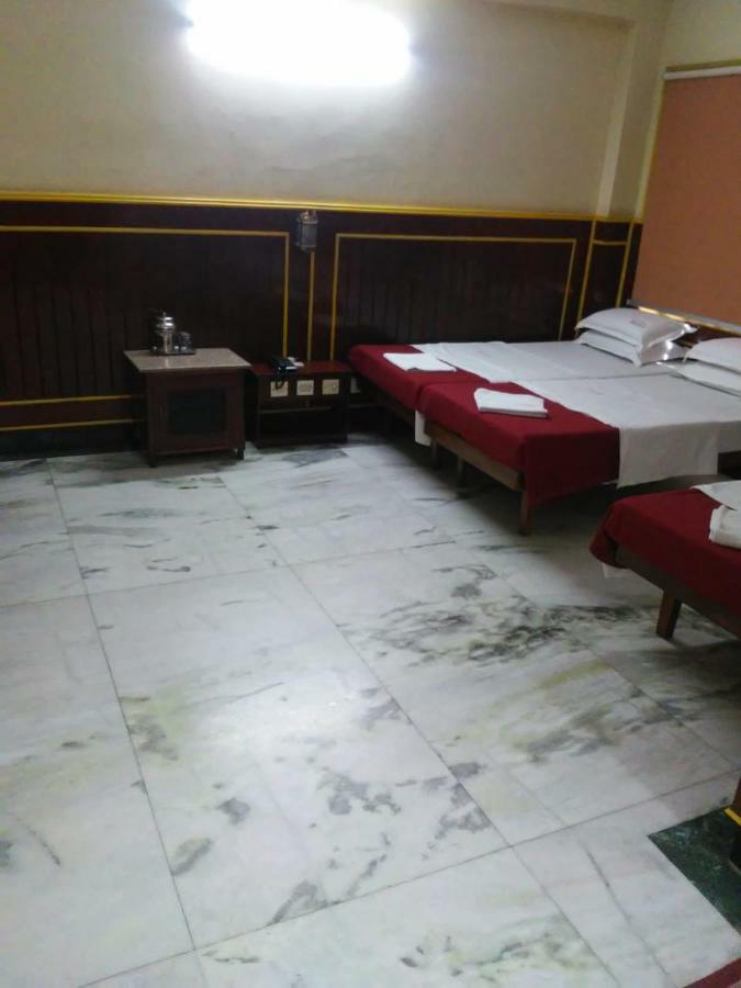 Sarmani Hotels Pvt. Ltd Ченай Екстериор снимка