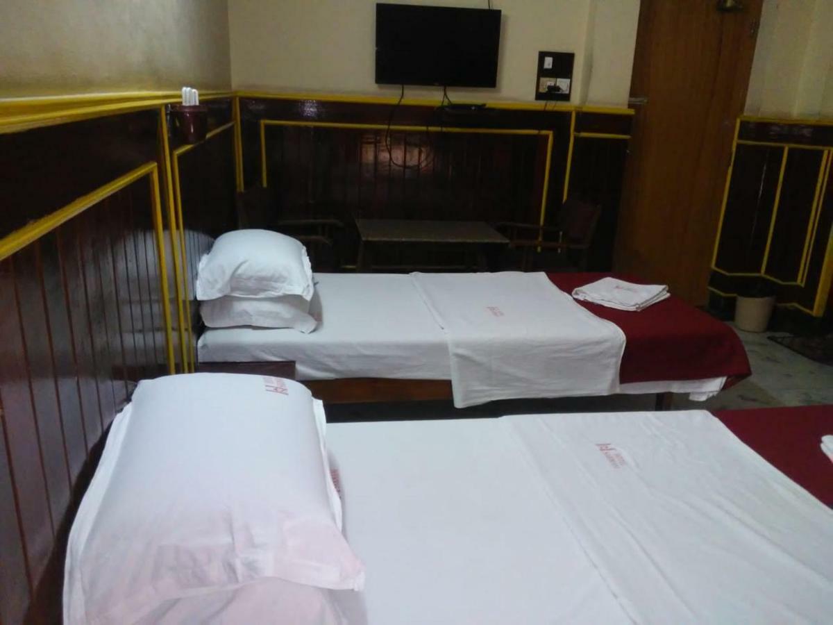 Sarmani Hotels Pvt. Ltd Ченай Екстериор снимка